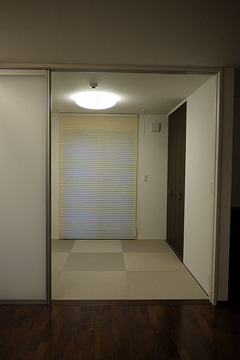 �J���[��s���~��